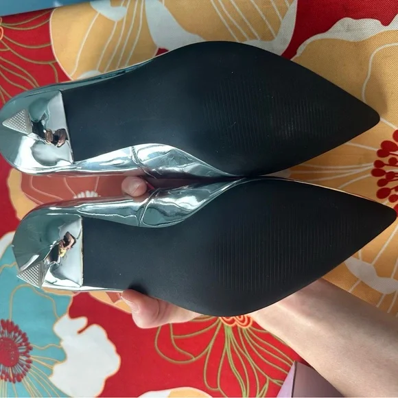 NWT Madden Girl Metallic Silver Heels - Picture 4 of 5